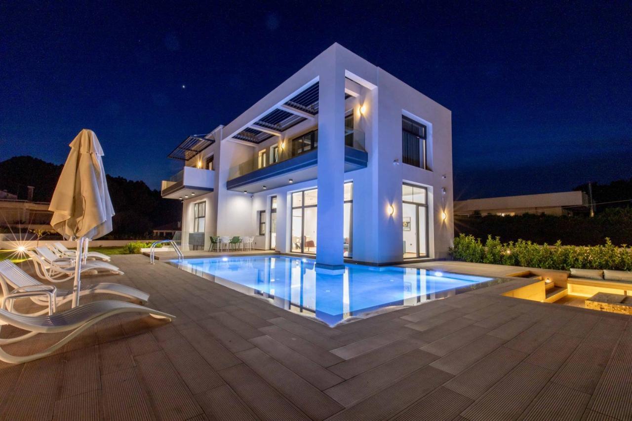 Armonia Luxury *